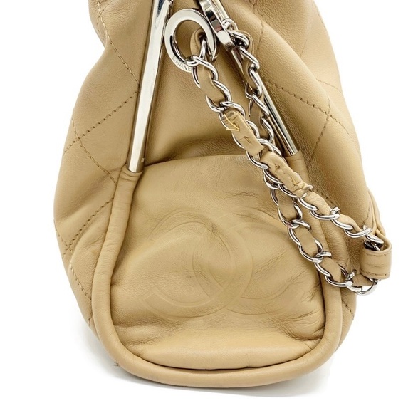 Chanel Ultimate Soft Quilted Lambskin Hobo Bag - Picture 5 of 12